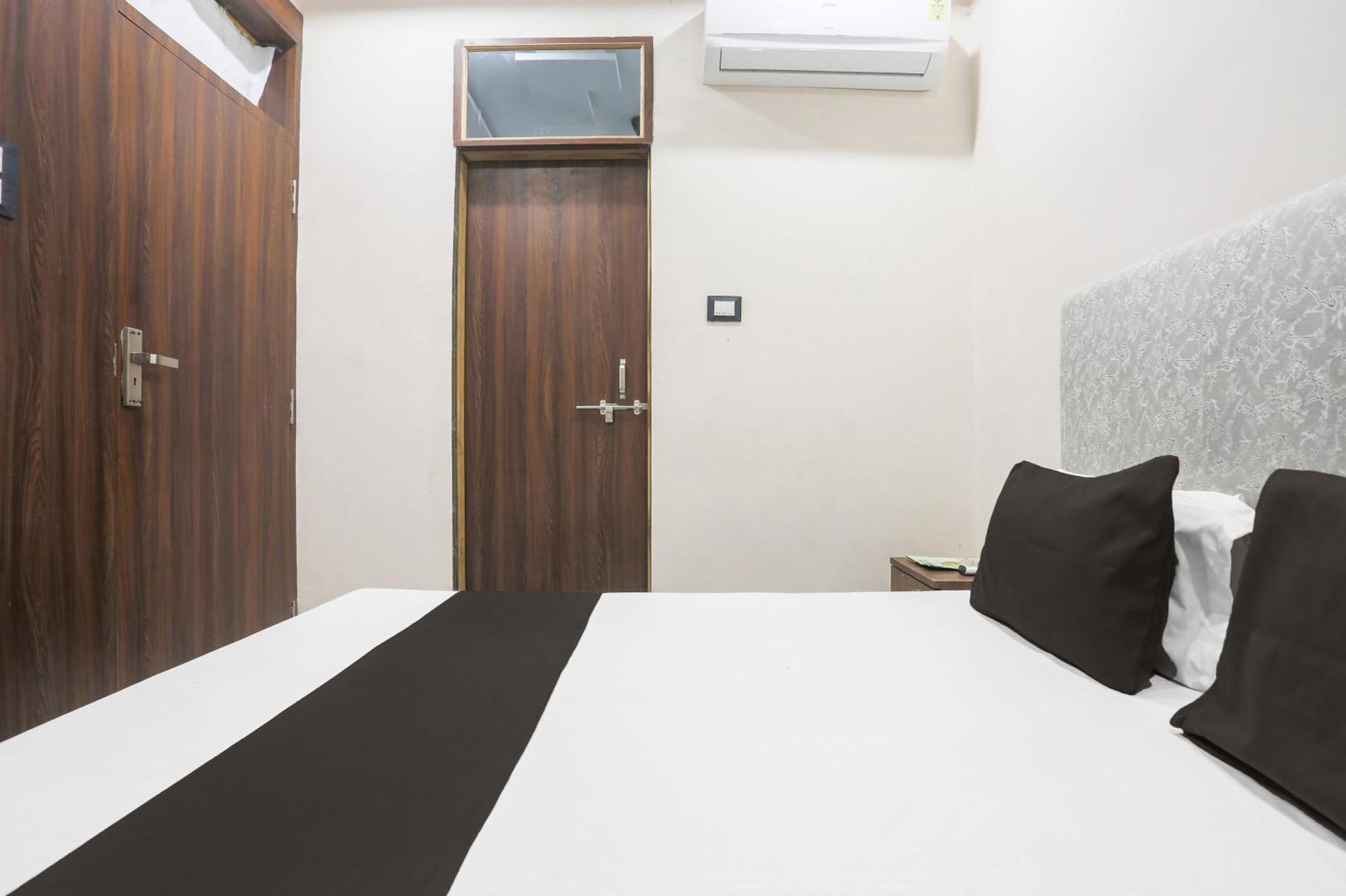 Hotel O S Grand Prayagraj Bagian luar foto
